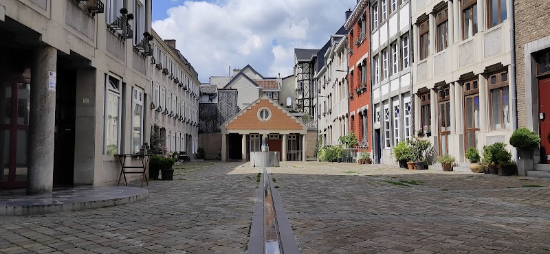 Cour Saint-Antoine