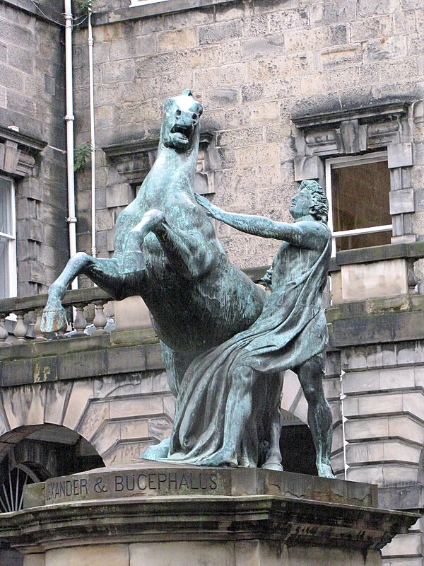 Edinburgh, High Street, City Chambers, Courtyard, Statue