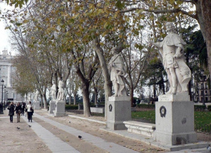 5. Explore Los Reyes Godos de la Plaza de Oriente