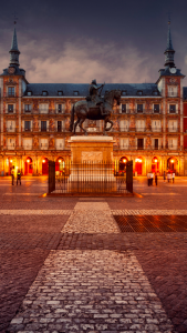 10. Finis par la Plaza Mayor de Madrid