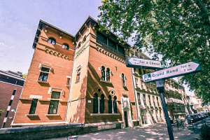 1. Une maison hantée aux allées Paul-Feuga
