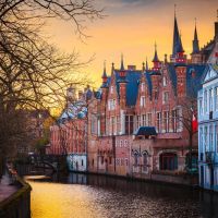 Juego de escape urbano en Brujas en familia o con amigos