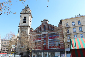 La place Sainte-Catherine héberge une centrale électrique