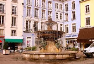 4. La place grenette