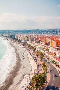 1) Balade-toi sur la promenade des Anglais