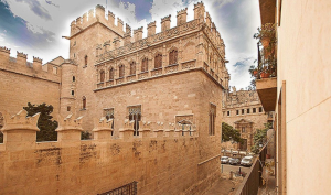 3. La Lonja de la Seda