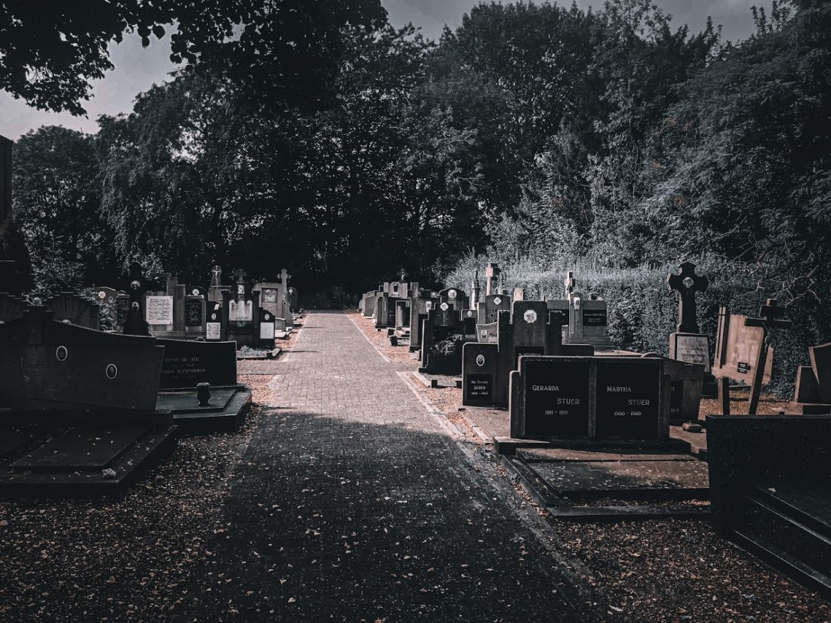 The creepy cemetery - Doel