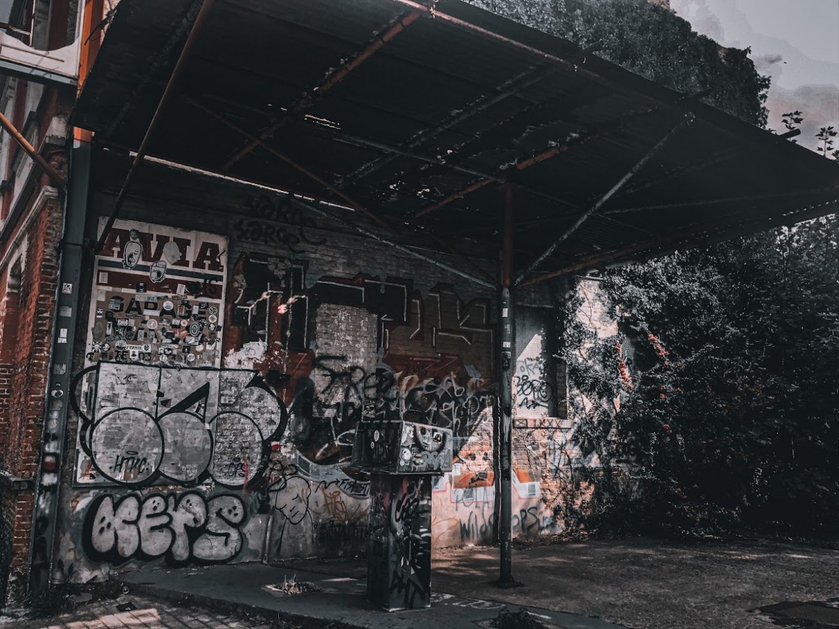 The old gas pump - Doel