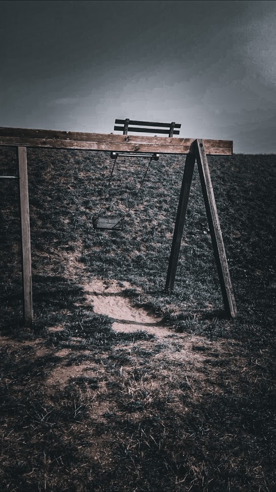 The "inhabited" swing - Doel