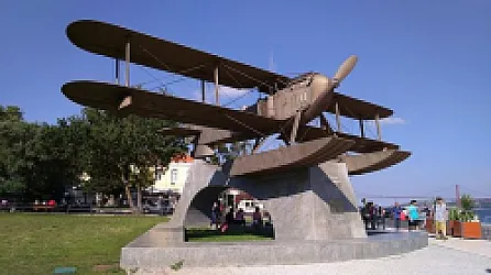 Monument Gago Coutinho and Sacadura Cabral