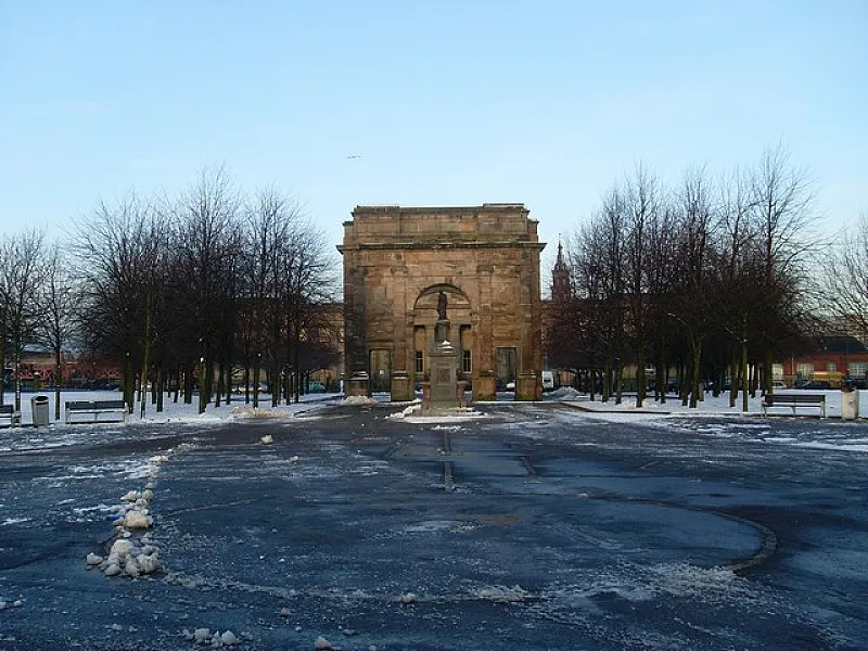 Glasgow Green, Maclennan Arch