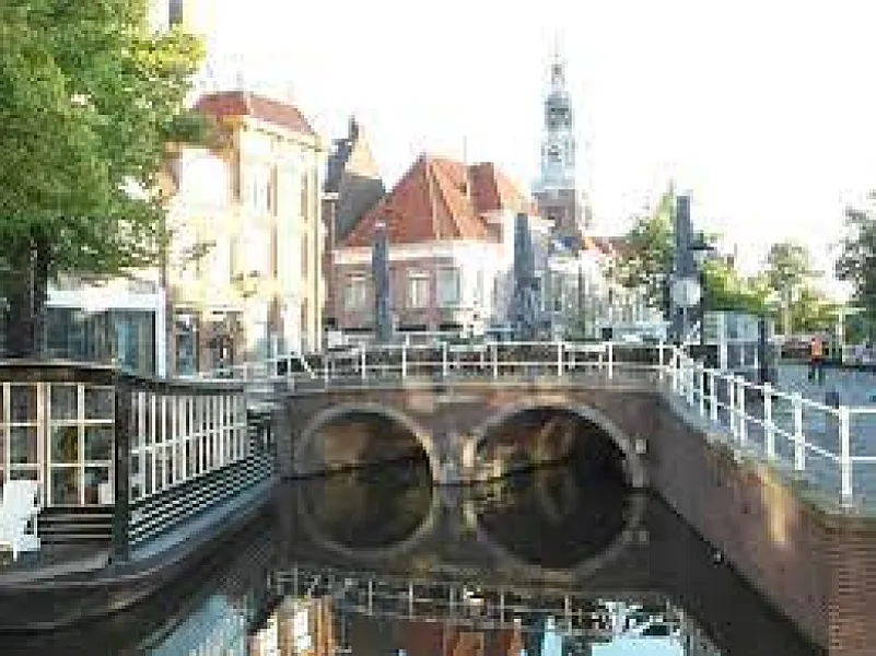 Gewelfde Stenenbrug